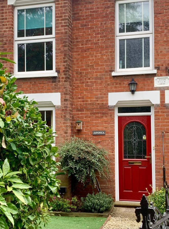 Smart & Comfortable 3-Bedroom Victorian House สตาแลม ภายนอก รูปภาพ